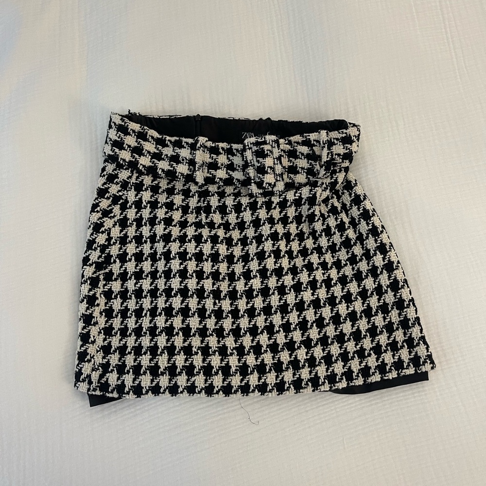 Houndstooth mini skirt